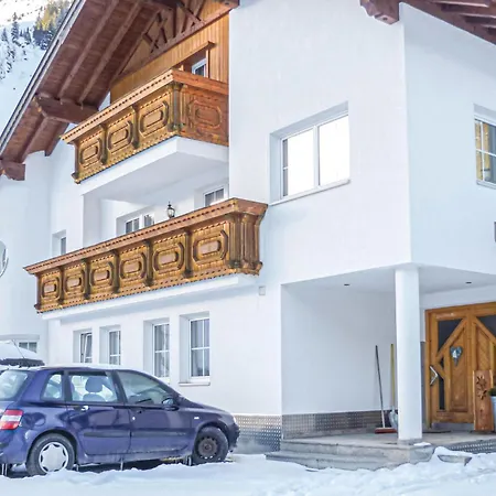 Apartment Attraktive Ferienwohnung *